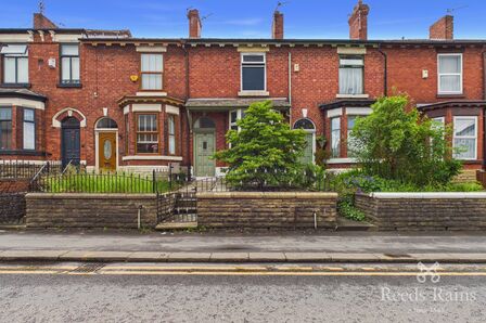 2 bedroom Mid Terrace House for sale
