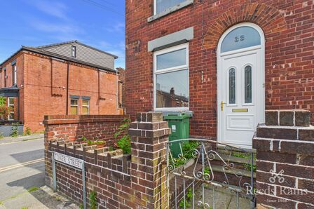 2 bedroom End Terrace Flat to rent