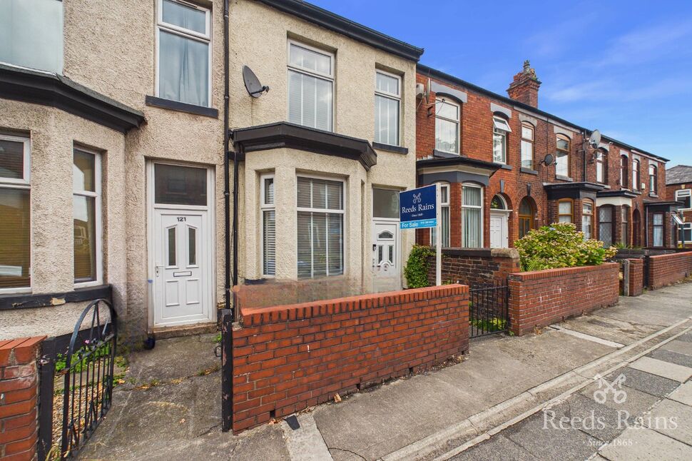 2 bedroom Mid Terrace House for sale