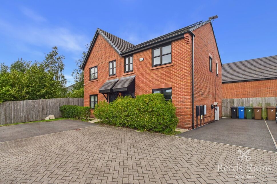 Main image of 3 bedroom Semi Detached House for sale, Broadway, Hyde, Greater Manchester, SK14