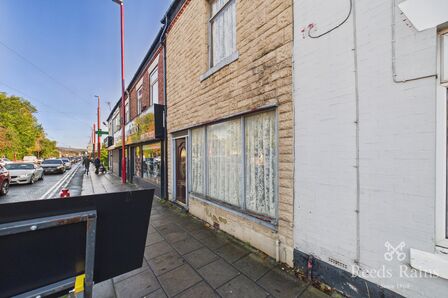 Ashton Road, 2 bedroom Mid Terrace House for sale, &pound;80,000