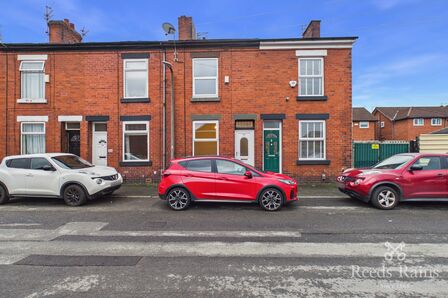 2 bedroom Mid Terrace House to rent