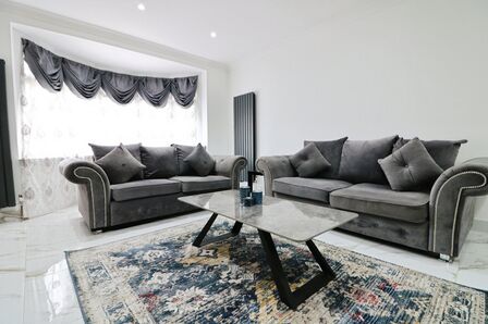 Clayhall Avenue, 5 bedroom Semi Detached House for sale, £750,000