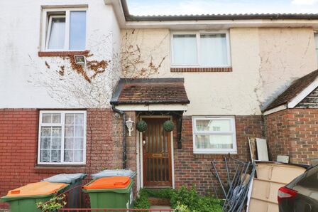 Giralda Close, 2 bedroom House to rent, &pound;2,200 pcm