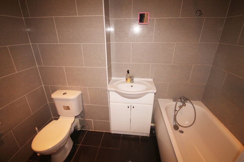 Main image of 1 bedroom  Flat to rent, High Road, Ilford, Essex, IG1