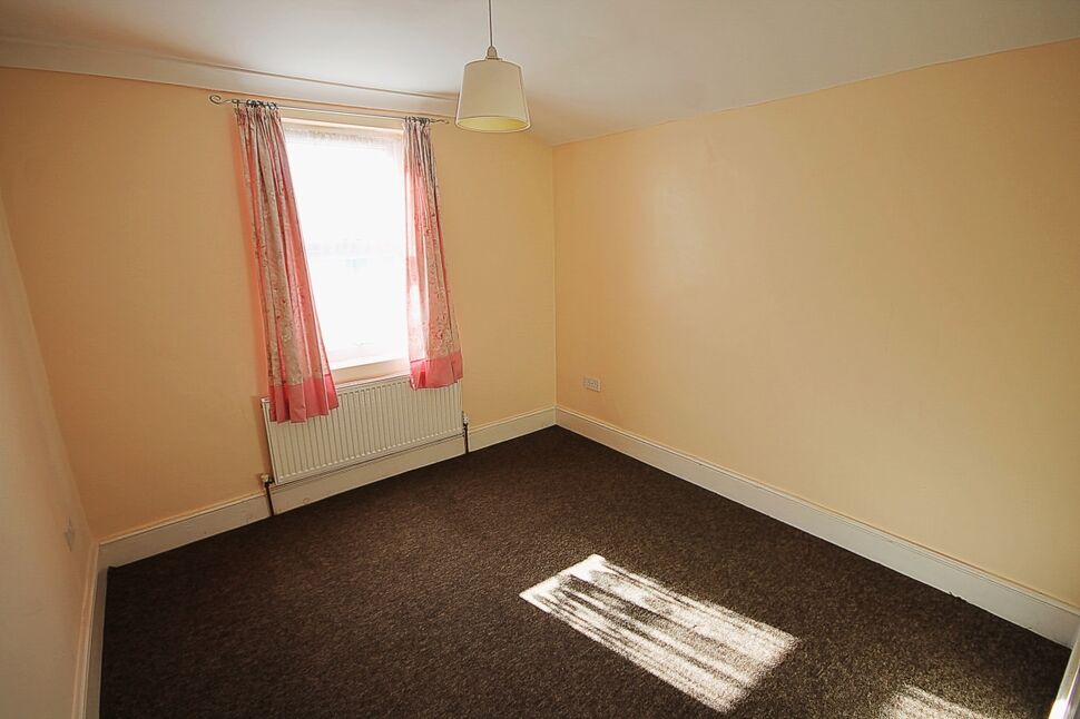 2 bedroom Flat to rent, Northcote Road, London, E17 £1,700 pcm