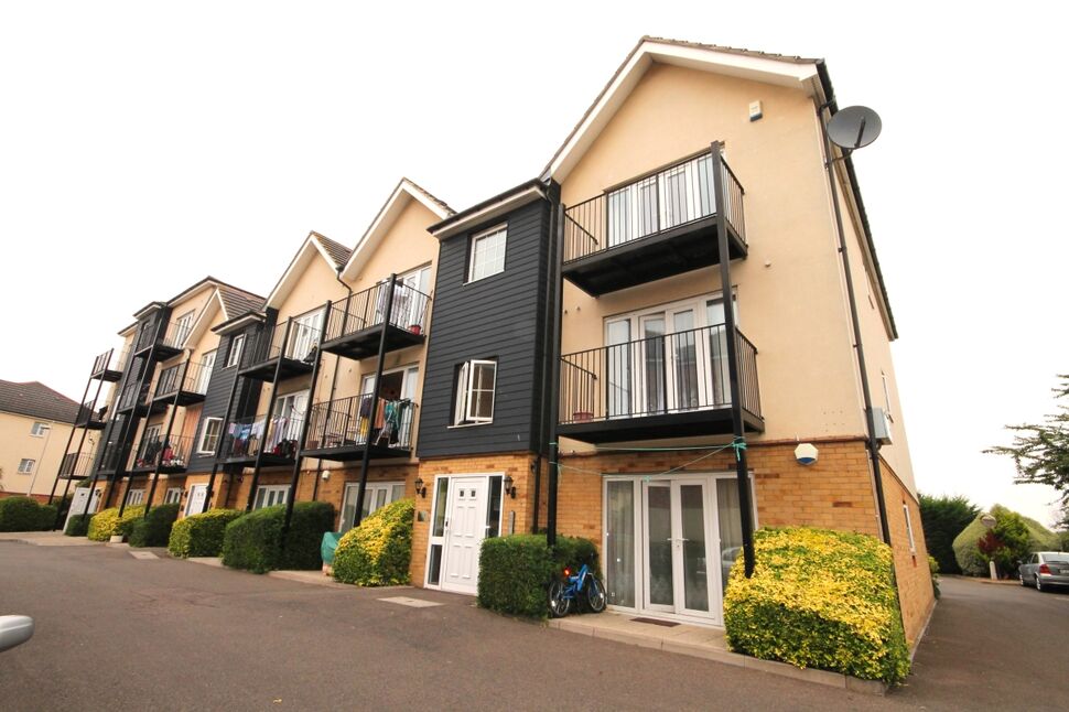 Main image of 2 bedroom Flat to rent, Blackthorn Road, Ilford, Essex, IG1