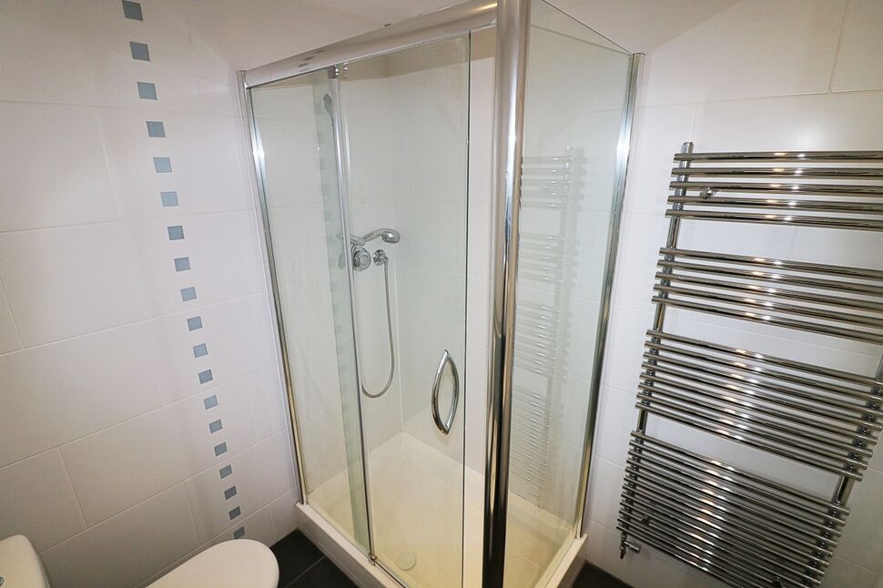 En-Suite Shower
