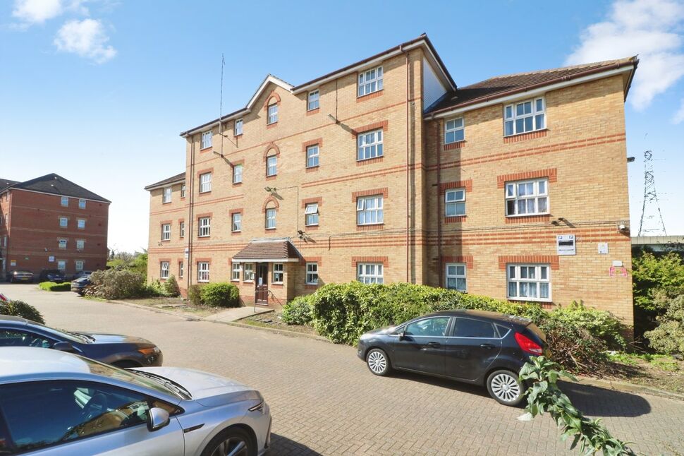 Main image of 2 bedroom Flat to rent, Bluebell Way, Ilford, Essex, IG1
