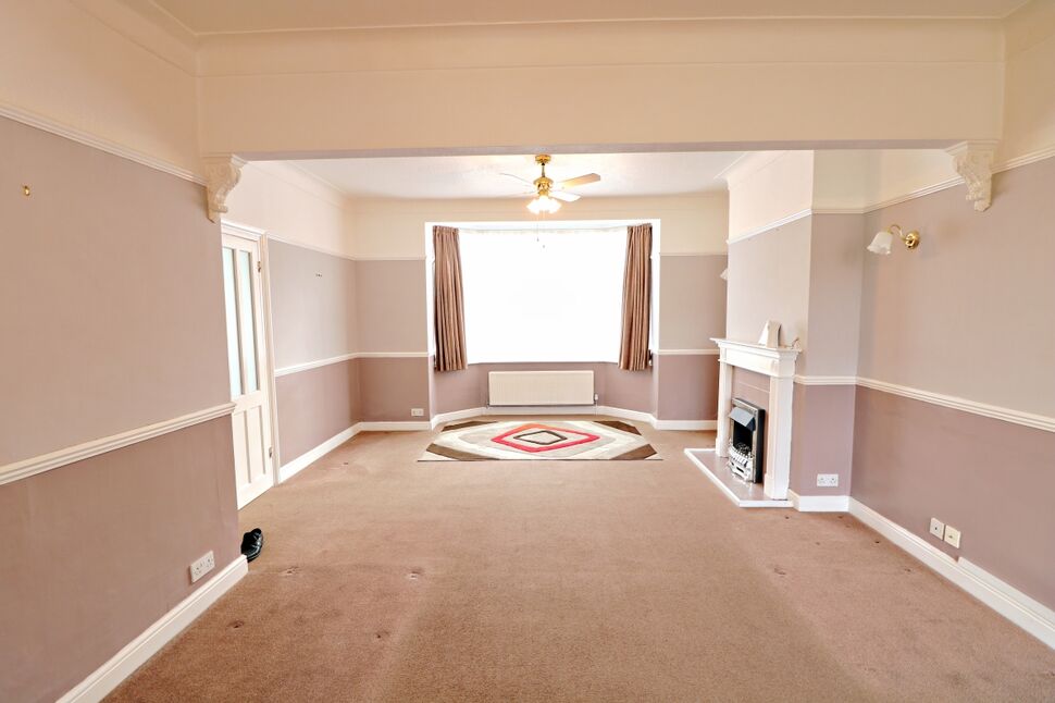 Through Lounge / Diner