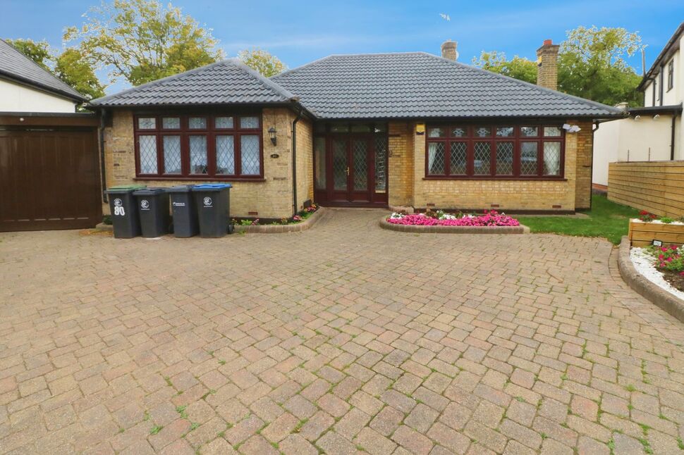Main image of 3 bedroom Detached Bungalow to rent, Bracken Drive, Chigwell, Essex, IG7