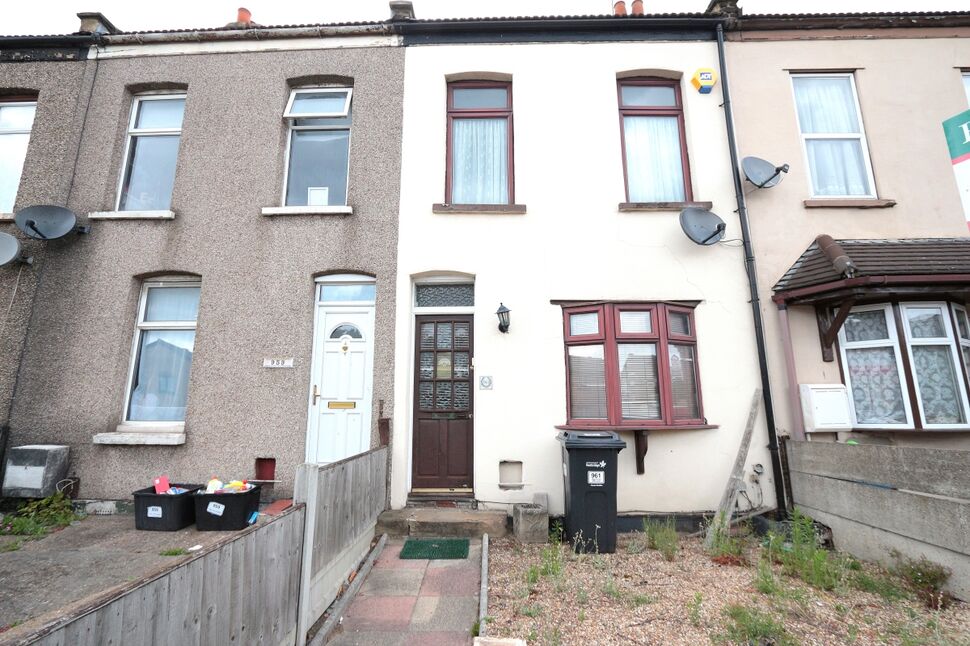 Main image of 3 bedroom Mid Terrace House to rent, High Road, Romford, RM6