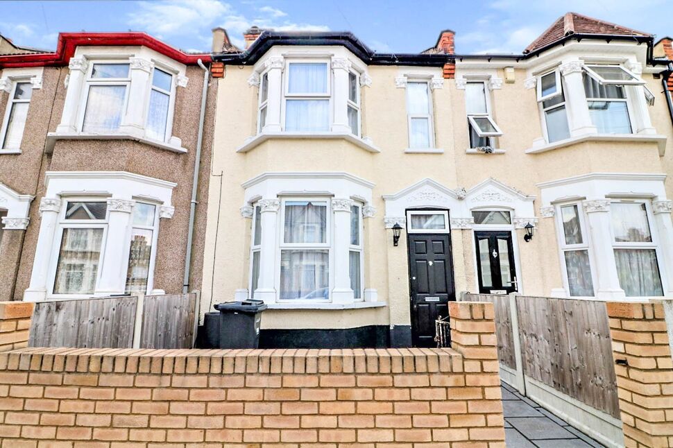 3 bedroom Mid Terrace House for sale, North Road, Ilford, IG3 £475,000