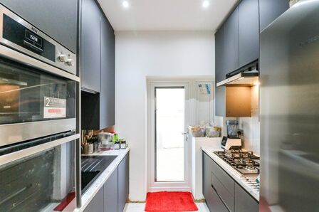 2 bedroom  Flat to rent