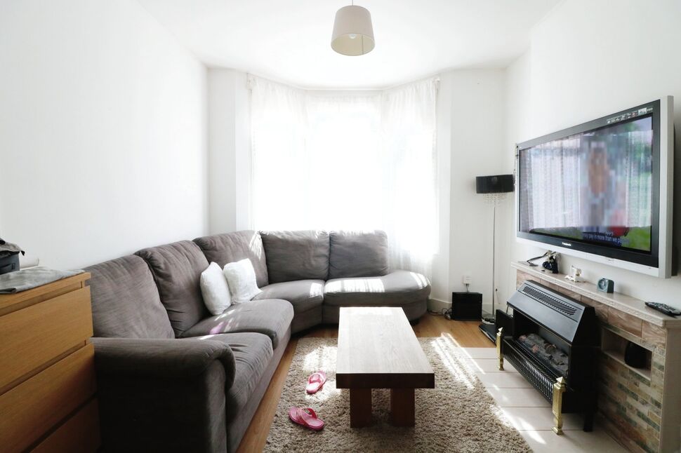 2 bedroom End Terrace House for sale, Eltisley Road, Ilford, IG1 £410,000