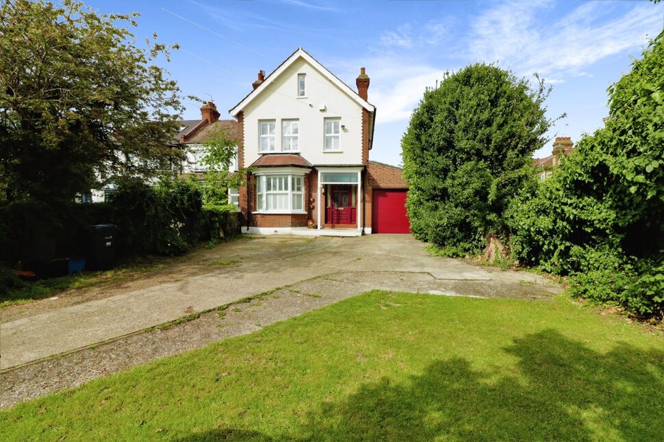 3 bedroom Detached House for sale, Benton Road, Ilford, IG1 £700,000