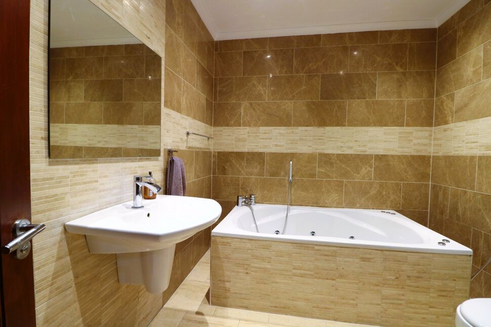 4 bedroom End Terrace House for sale, Dawlish Drive, Ilford, IG3 £750,000