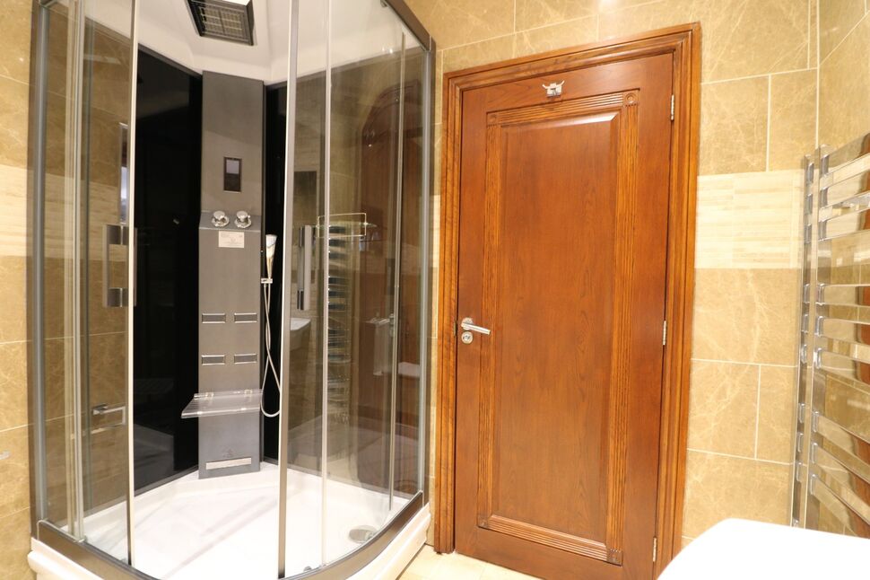 4 bedroom End Terrace House for sale, Dawlish Drive, Ilford, IG3 £750,000