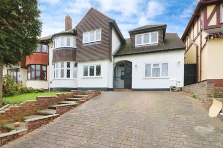 5 bedroom Semi Detached House for sale