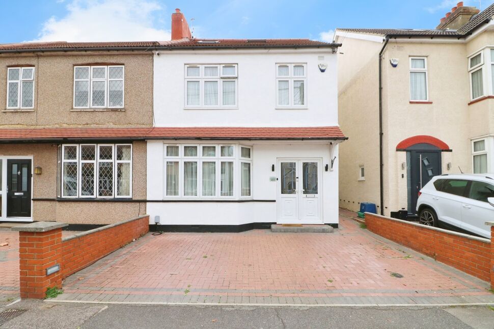 4 bedroom End Terrace House for sale