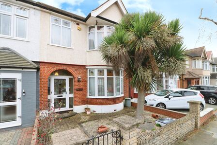 3 bedroom Mid Terrace House for sale