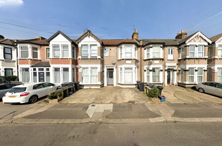 Ingleby Road, 1 bedroom  Flat for sale, £180,000