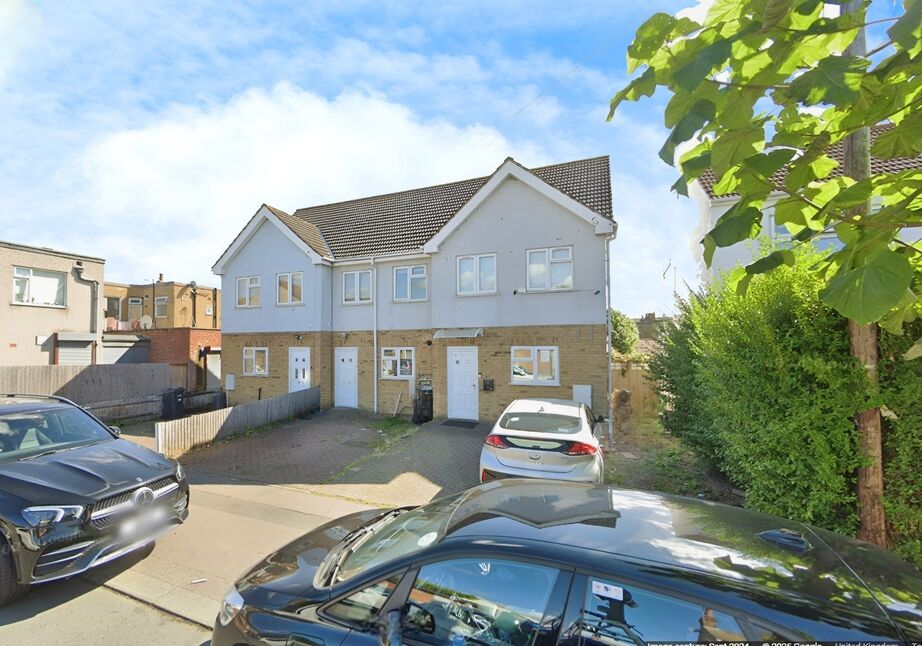 Main image of 3 bedroom Mid Terrace House for sale, Grasmere Gardens, Ilford, IG4