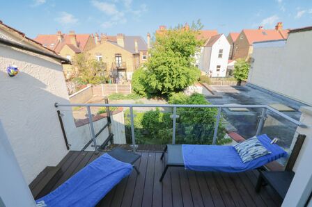 2 bedroom  Flat for sale