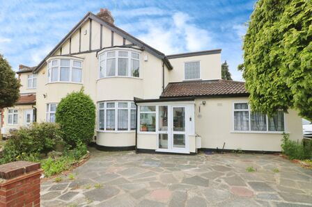 Dunspring Lane, 3 bedroom Semi Detached House for sale, £650,000