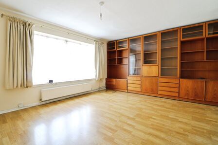 Cardinal Drive, 3 bedroom End Terrace House for sale, £500,000
