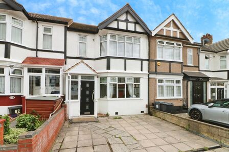 3 bedroom Mid Terrace House for sale