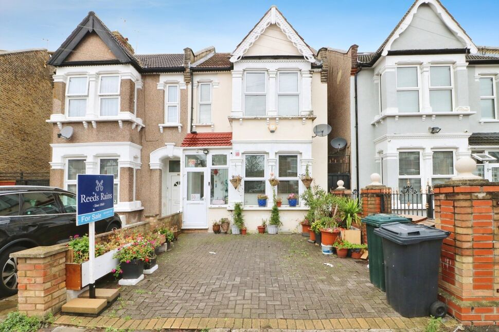 Main image of 4 bedroom Semi Detached House for sale, Wellesley Road, Ilford, IG1