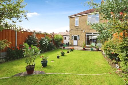 4 bedroom End Terrace House for sale