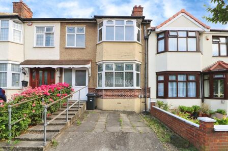 3 bedroom Mid Terrace House for sale