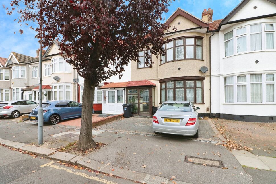 Main image of 3 bedroom Mid Terrace House for sale, Newbury Road, Ilford, IG2