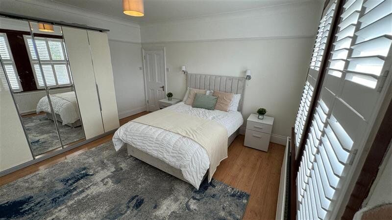 1 bedroom  Room to rent