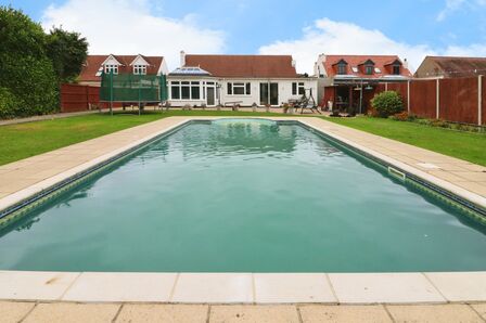 Egerton Gardens, 5 bedroom Detached Bungalow for sale, &pound;1,850,000