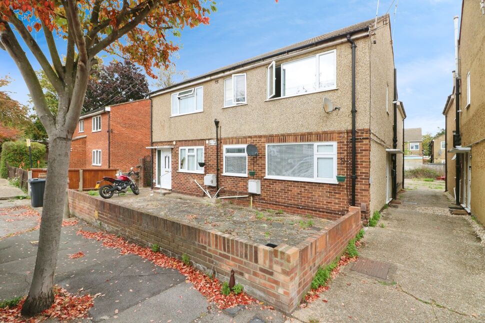 Main image of 2 bedroom Flat for sale, Abbey Road, Ilford, IG2