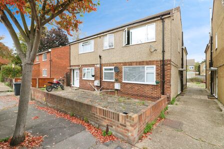 Abbey Road, 2 bedroom  Flat for sale, £300,000