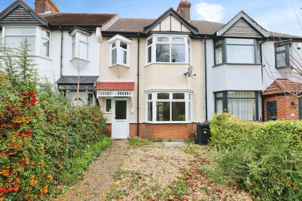Main image of 3 bedroom Mid Terrace House to rent, Tomswood Hill, Ilford, IG6