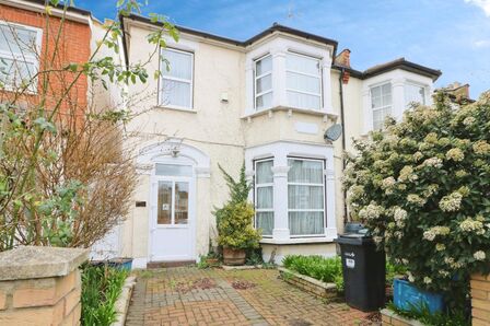 3 bedroom End Terrace House for sale