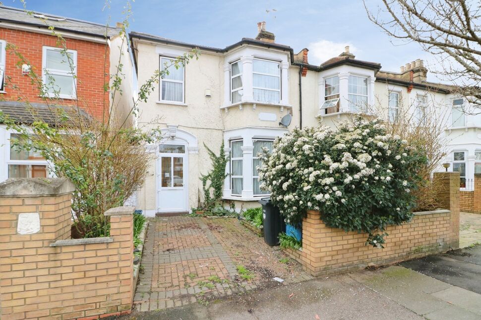 3 bedroom End Terrace House for sale