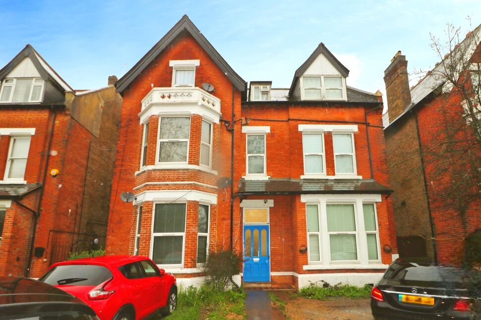 2 bedroom Flat for sale