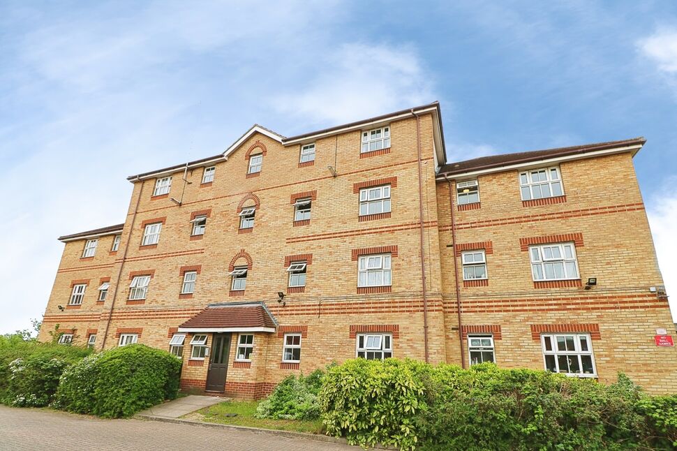 Main image of 2 bedroom Flat for sale, Bluebell Way, Ilford, IG1