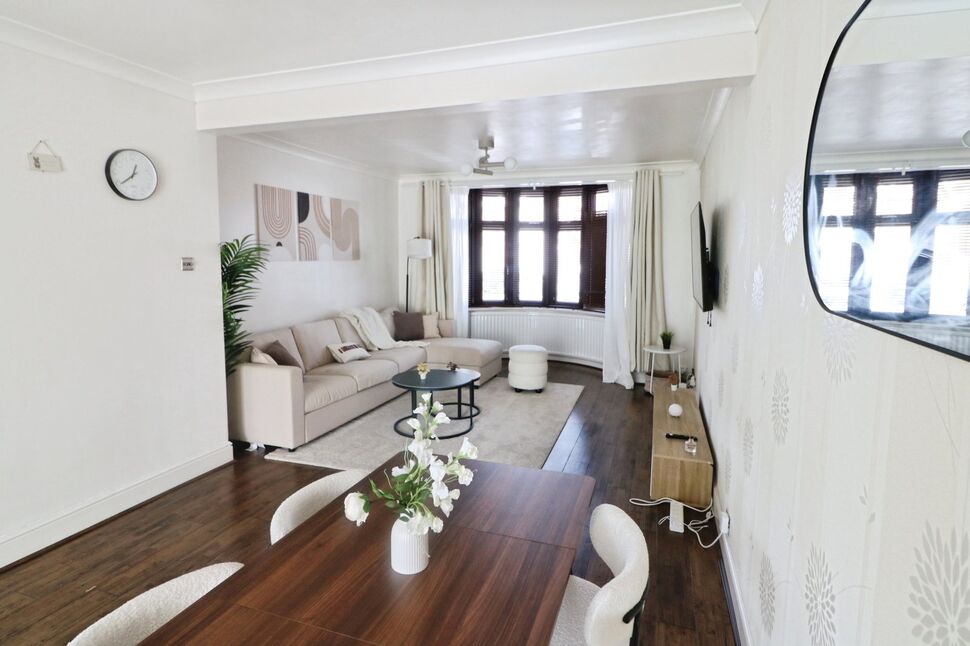 Main image of 5 bedroom Mid Terrace House to rent, Chudleigh Crescent, Ilford, IG3