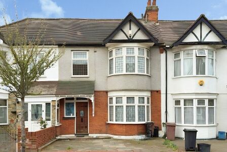 3 bedroom Mid Terrace House for sale