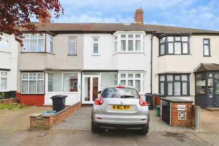4 bedroom Mid Terrace House for sale
