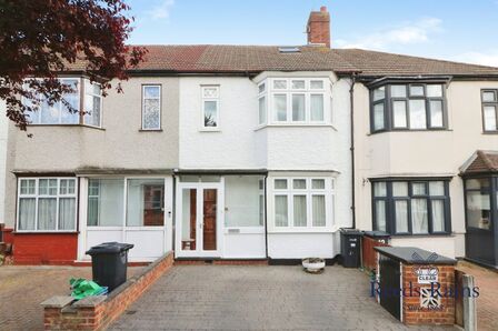 4 bedroom Mid Terrace House for sale