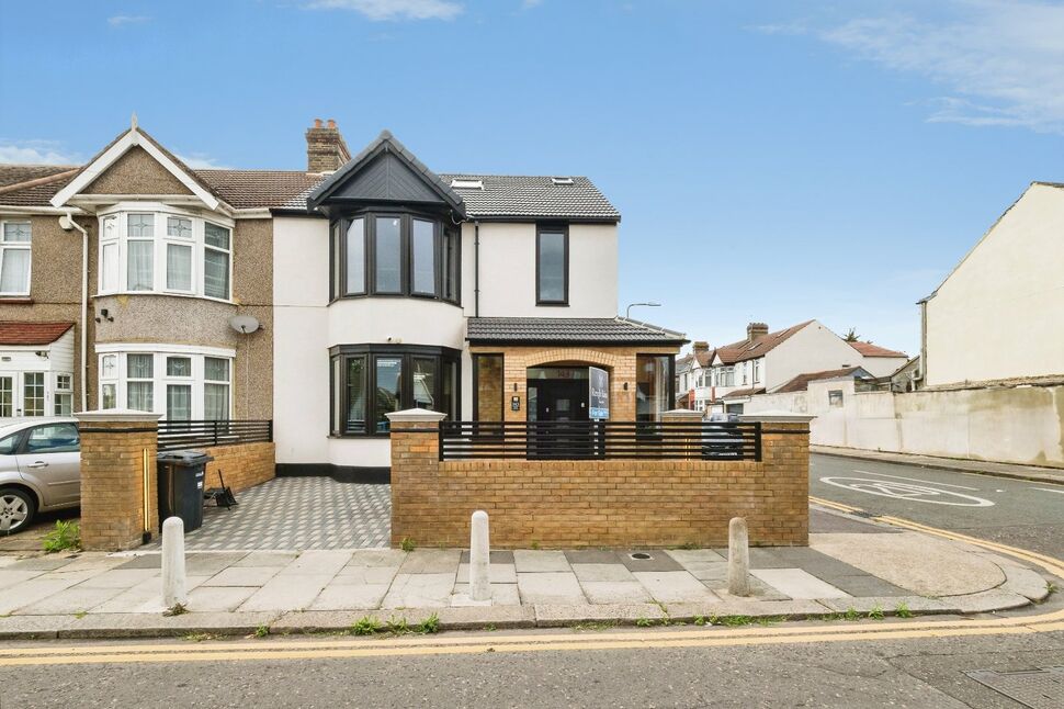Main image of 5 bedroom End Terrace House for sale, Breamore Road, Ilford, IG3