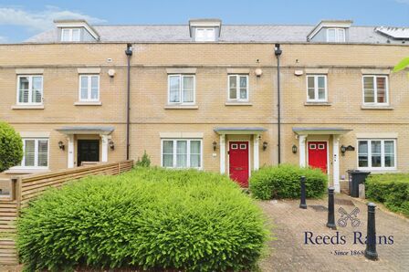 Monarch Way, 4 bedroom Mid Terrace House for sale, &pound;650,000